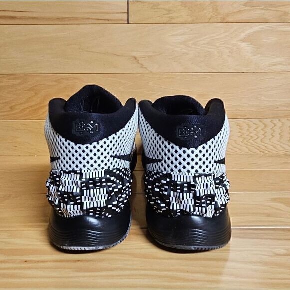 Nike Kyrie 1 BHM Size 10 Black History Month White Black Dark Grey 718820-100 main image 7